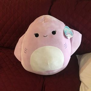 NWT 16” Aziza Stingray Squishmallow make an offer!